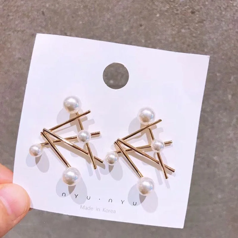 (Made in Korea)  Exaggerate Simulated Pearl Geometric Stud Earrings