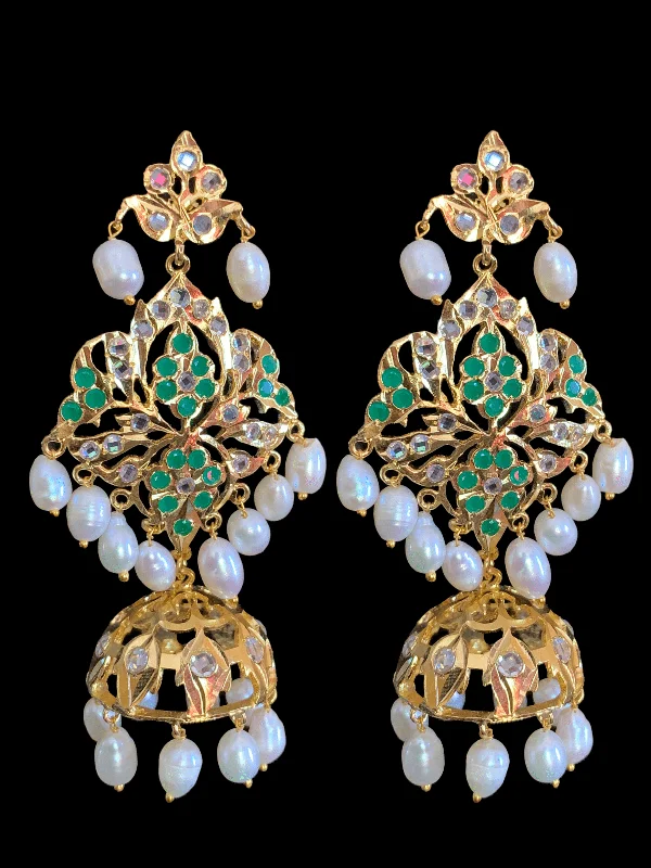 DER93 Lina earrings in fresh water pearls - green (SHIPS IN 4 WEEKS )