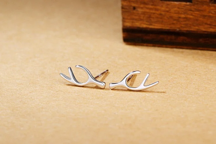 Reindeer Deer Horn  Stud Earrings (Courage)