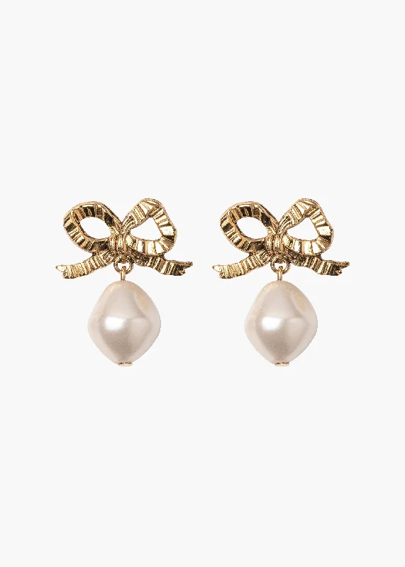 Khloe Earrings -- Pearl