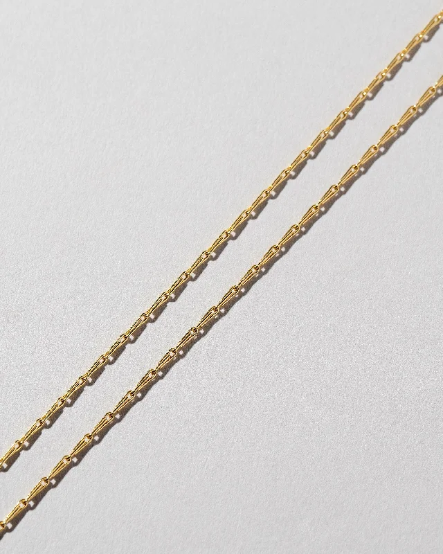 Petite Pinched Loop Chain Necklace